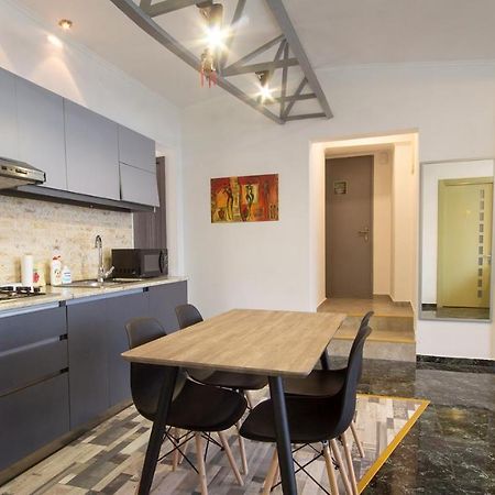 4 Bedroom Apartment On Liberty Square Tbilisi Exterior photo